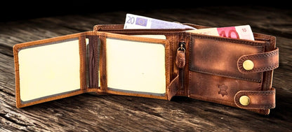 Men's leather chain wallet with 2 banknote compartments